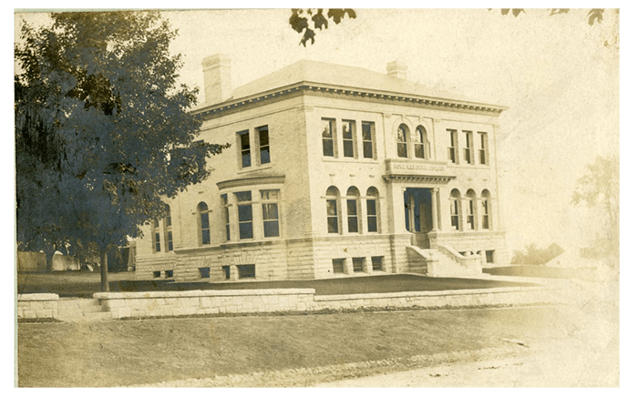 The Howe Memorial Library in 1903.